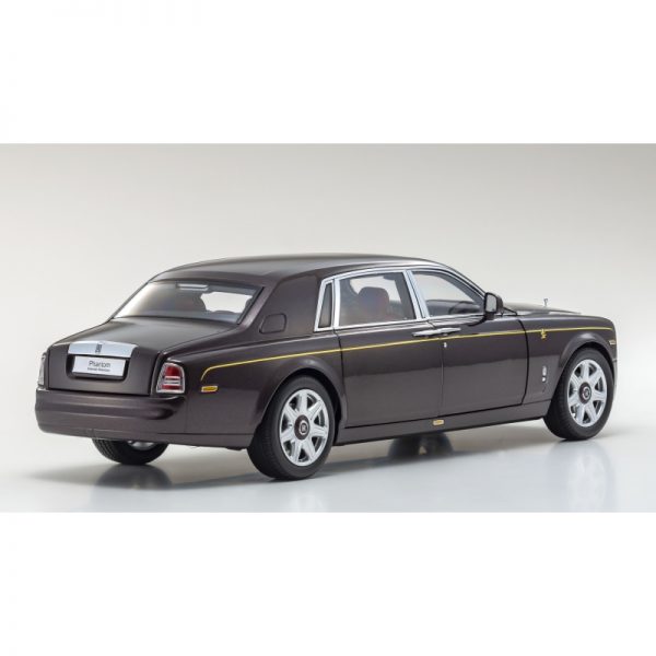 1:18 Rolls-Royce Phantom EWB - Deep Garnet