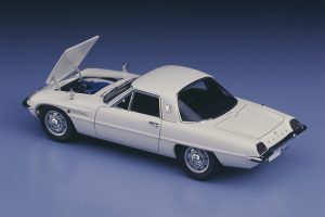 Mazda Cosmo Sport 1:24 With Metal Engine Detail Kit
